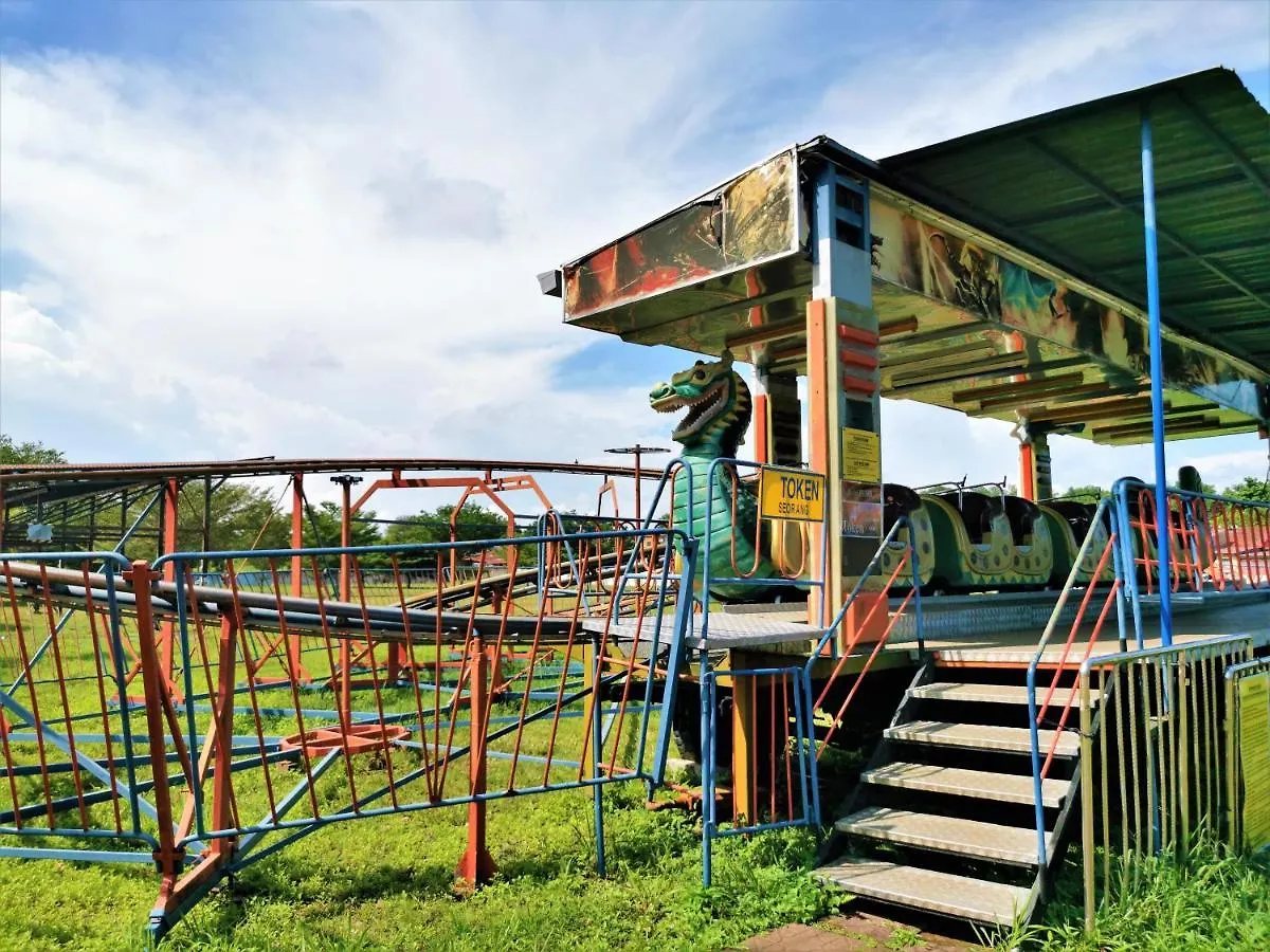 Free 4 Water Themepark Tickets & Wifi Stay Melaka Apartment Malacca