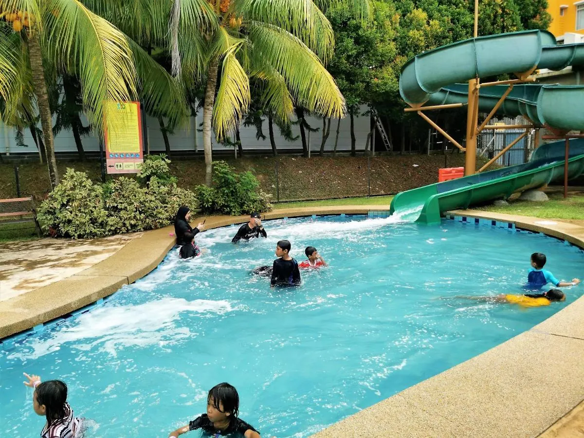 Free 4 Water Themepark Tickets & Wifi Stay Melaka 0*, Malakka